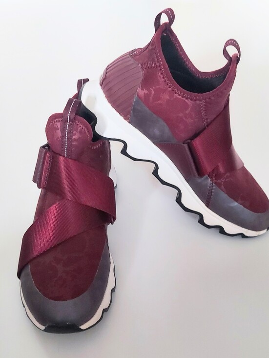 Sorel Shoes - Sorel Kinetic Sneak Women's Sneaker Shoes Slip On Size 7 Burgandy Red